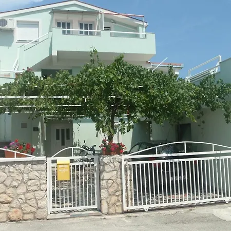 Otok * Traù