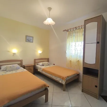 Apartment Otok *